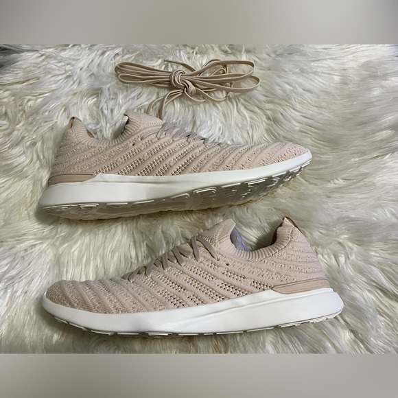 NIB APL Unisex Techloom Wave - Warm Silk/ Ivory - Men’s 8.5 or Women’s 10 - Picture 2 of 7